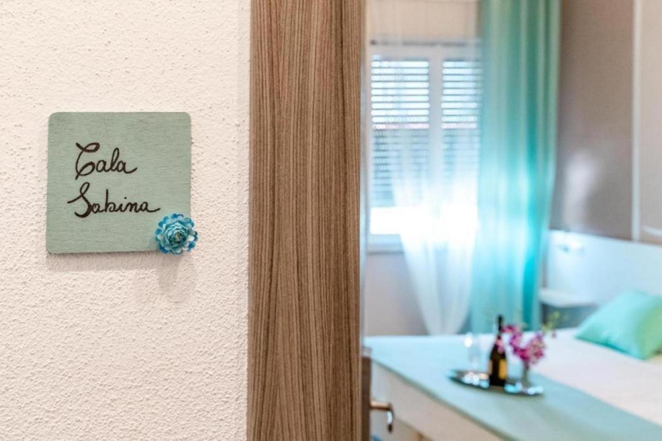 La Smeralda - Boutique Rooms And Breakfast Golfo Aranci Exteriör bild