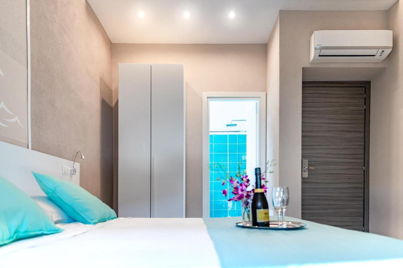 La Smeralda - Boutique Rooms And Breakfast Golfo Aranci Exteriör bild
